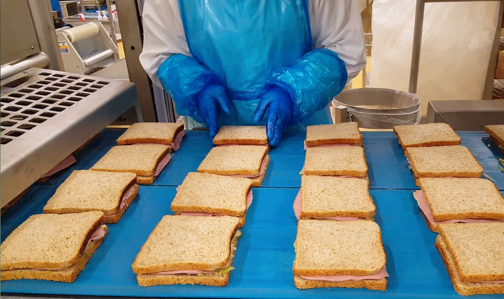 Club sandwich production line