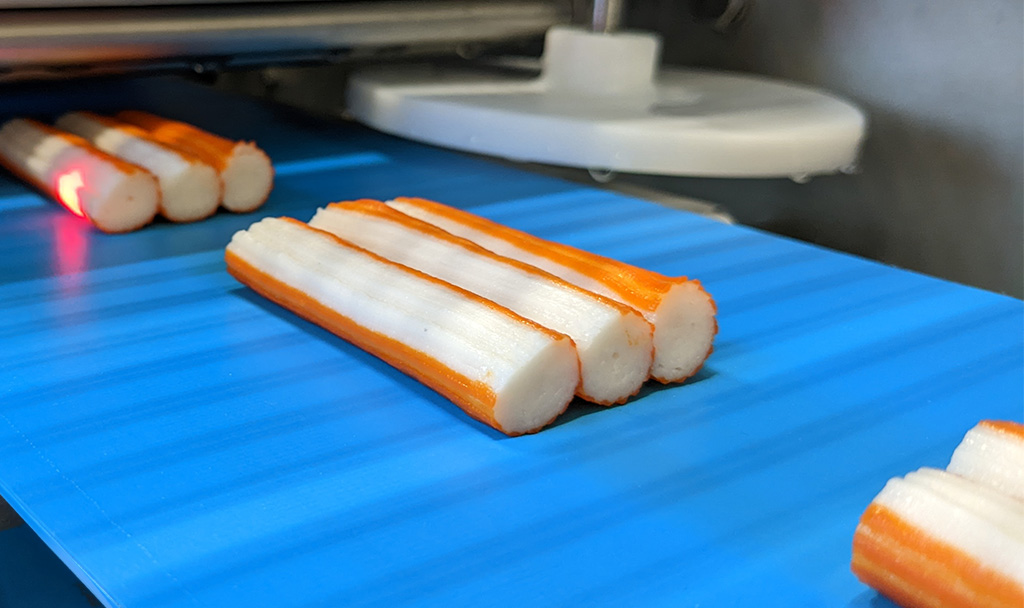 Surimi wrapping and cutting