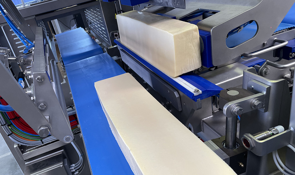 Emmental exact weight cutting line